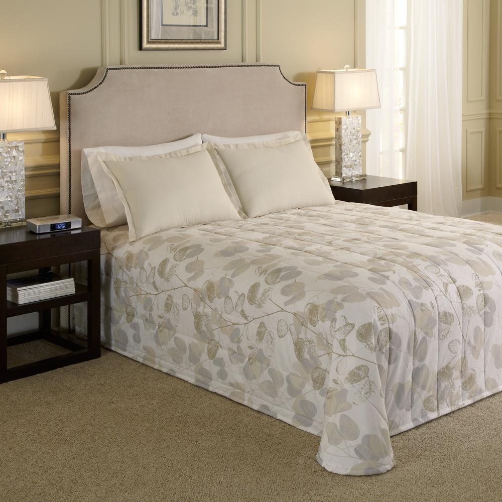 Full clearance size bedspread
