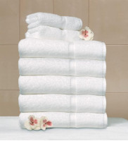Suite Touch Premium Towels by 1888 MILLS