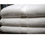 13" x 13" 1.8 lb. Oxford Vicenza White Hotel Wash Cloths