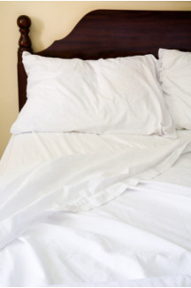54" x 75" x 9" T-180 White Full Percale Fitted Sheets