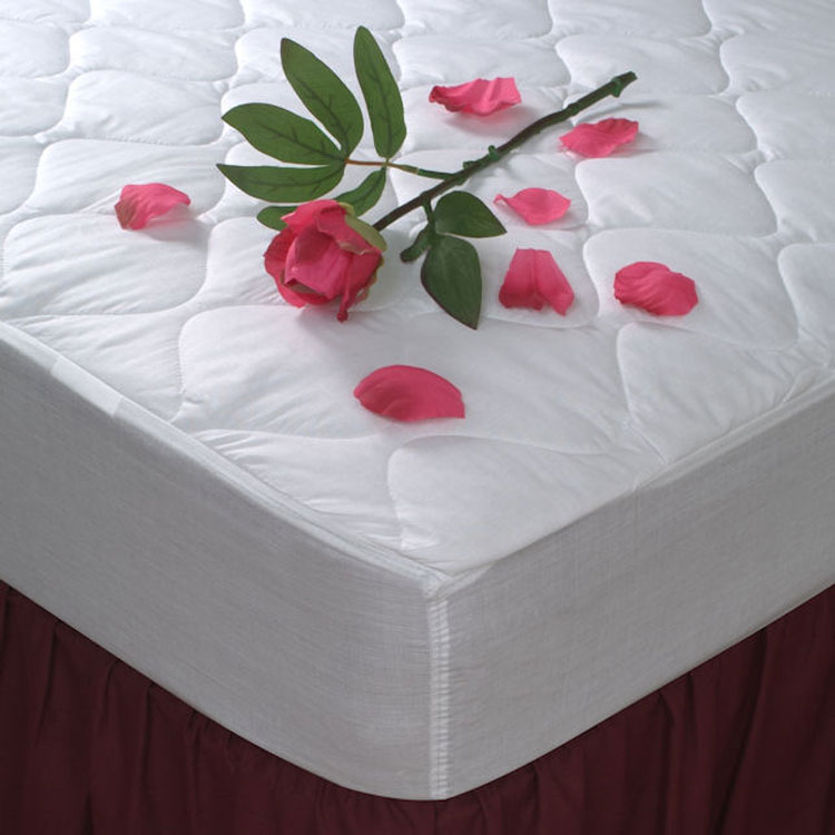 https://www.hotellinensource.com/wp-content/uploads/2016/04/Mattress-Covers.jpg